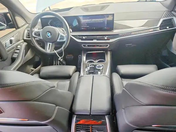 5UX33EM07S9X33865 2025 BMW X7 - Image 8