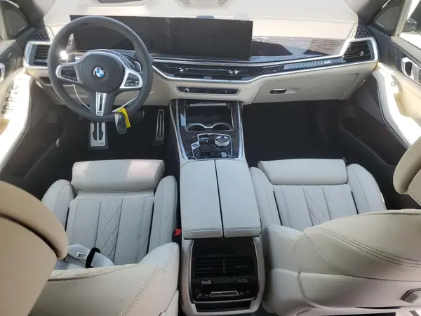 5UX33EM07T9088894 2026 BMW X7 - Image 8