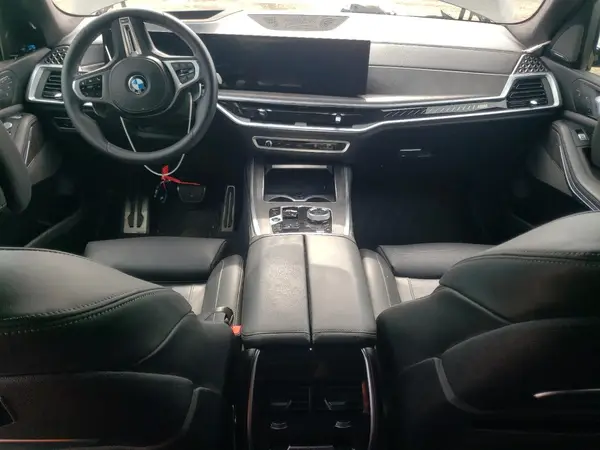 5UX33EM08R9V47441 2024 BMW X7 - Image 8