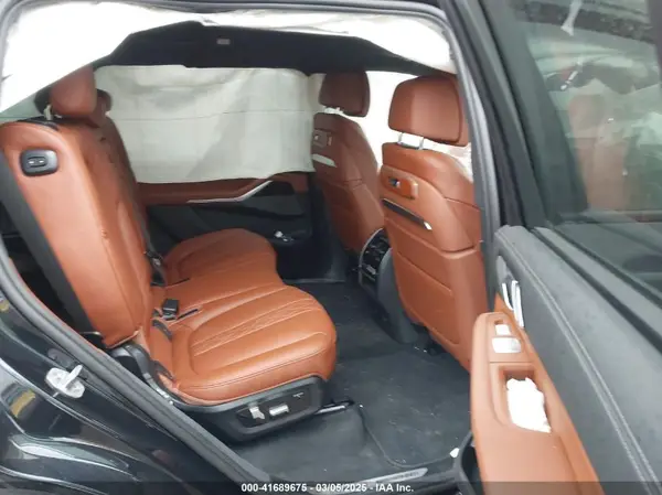 5UX33EM08S9X65854 2025 BMW X7 - Image 8