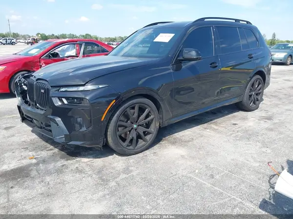 5UX33EM08S9Z35338 2025 BMW X7 - Image 2