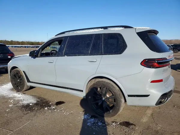 5UX33EM09P9P35687 2023 BMW X7 - Image 2