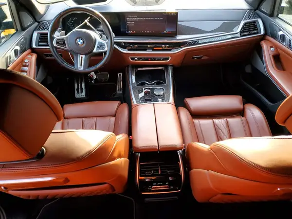 5UX33EM09R9S33863 2024 BMW X7 - Image 8