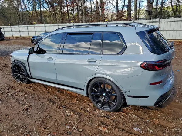 5UX33EM09R9T28892 2024 BMW X7 - Image 2