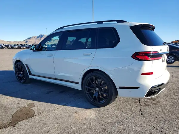 5UX33EM09R9U53679 2024 BMW X7 - Image 2