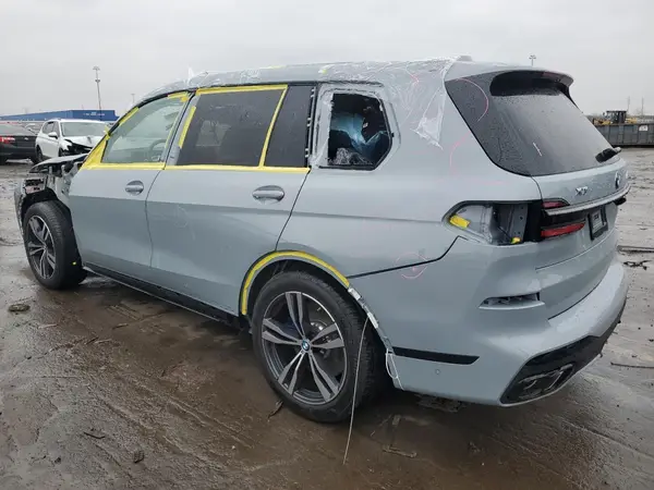 5UX33EM09S9W70218 2025 BMW X7 - Image 2