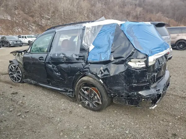 5UX33EM09T9018975 2026 BMW X7 - Image 2