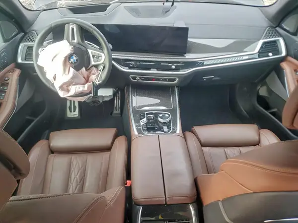 5UX33EM09T9018975 2026 BMW X7 - Image 8
