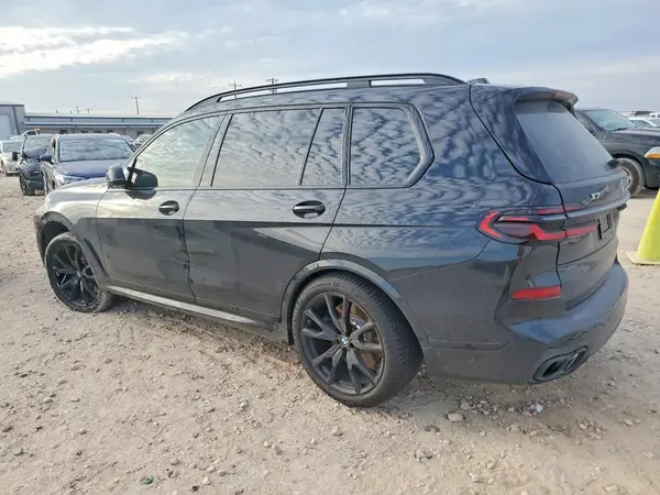 5UX33EM09T9079288 2026 BMW X7 - Image 2