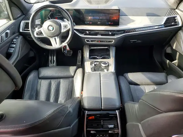 5UX33EM0XP9N47020 2023 BMW X7 - Image 8
