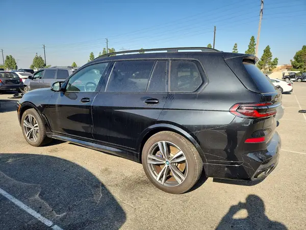 5UX33EM0XP9N55473 2023 BMW X7 - Image 2