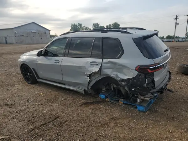 5UX33EM0XP9P03072 2023 BMW X7 - Image 2