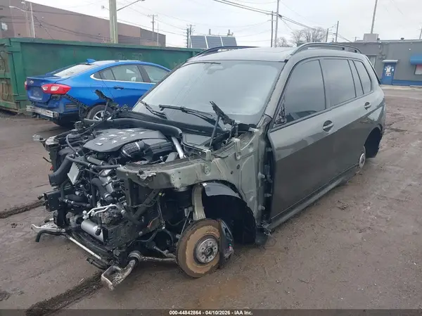 5UX33EM0XP9P47640 2023 BMW X7 - Image 2