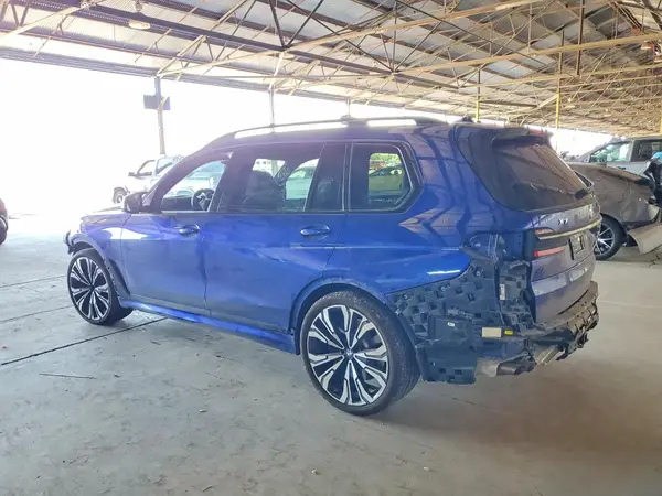 5UX33EM0XP9R55243 2023 BMW X7 - Image 2