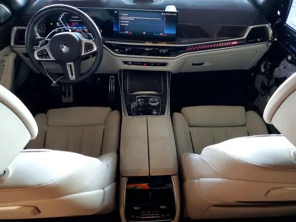 5UX33EM0XP9R55243 2023 BMW X7 - Image 8