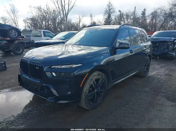 5UX33EM0XS9W22906 2025 BMW X7 - Image 2