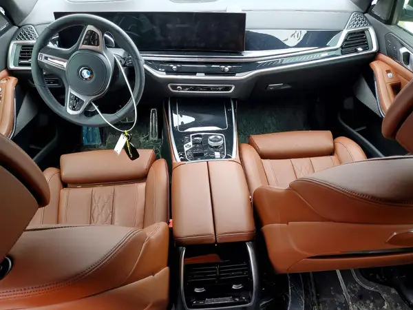 5UX33EM0XS9Y93934 2025 BMW X7 - Image 8