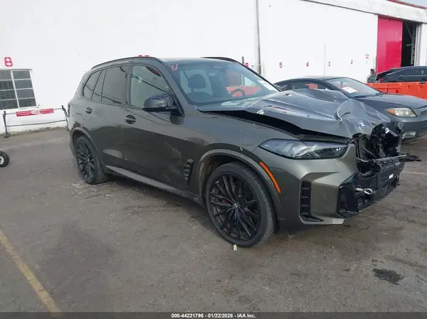 5UX33EU00S9Y18742 2025 BMW X5 - Image 1