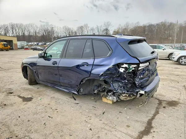 5UX33EU00T9144903 2026 BMW X5 - Image 2
