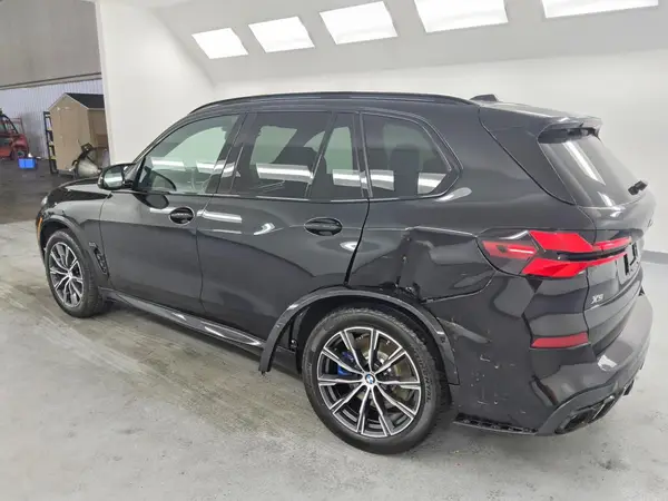 5UX33EU01T9383618 2026 BMW X5 - Image 2