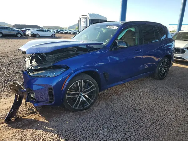 5UX33EU02S9X36432 2025 BMW X5 M - Image 1