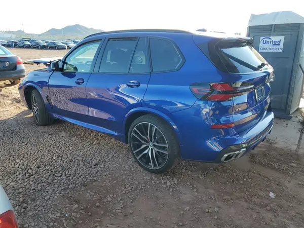 5UX33EU02S9X36432 2025 BMW X5 M - Image 2
