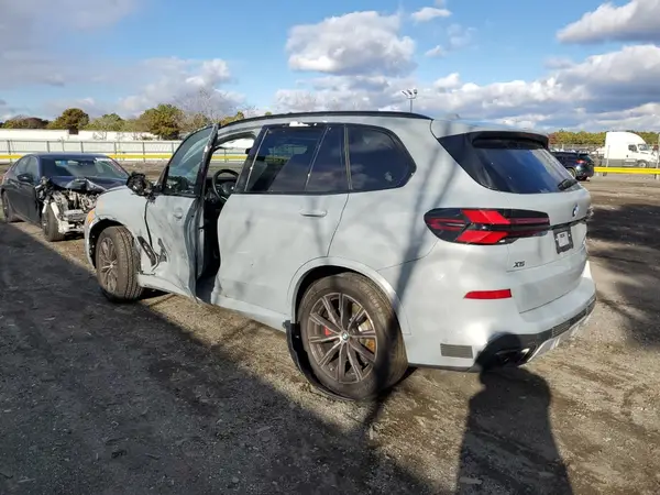 5UX33EU02T9101647 2026 BMW X5 - Image 2