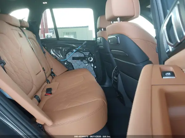 5UX33EU02T9305073 2026 BMW X5 - Image 8