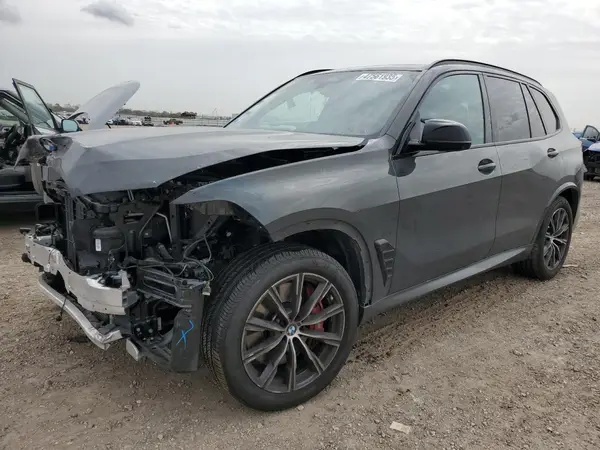 5UX33EU03R9S57382 2024 BMW X5 M - Image 1