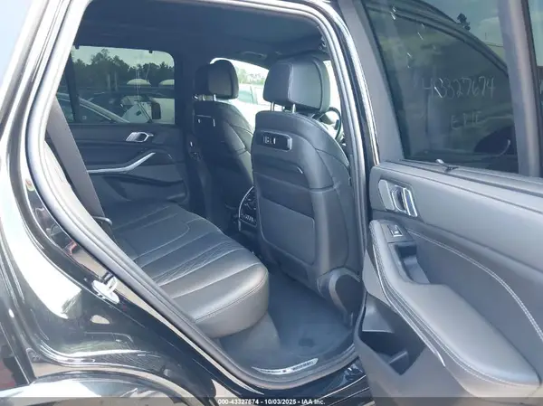5UX33EU03R9S75882 2024 BMW X5 - Image 8
