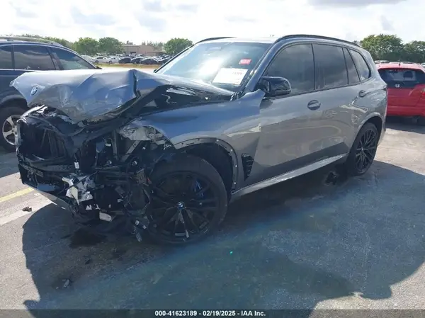5UX33EU03S9X62019 2025 BMW X5 - Image 2