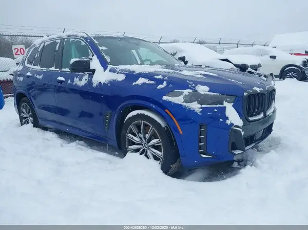 5UX33EU03S9X71836 2025 BMW X5 - Image 1