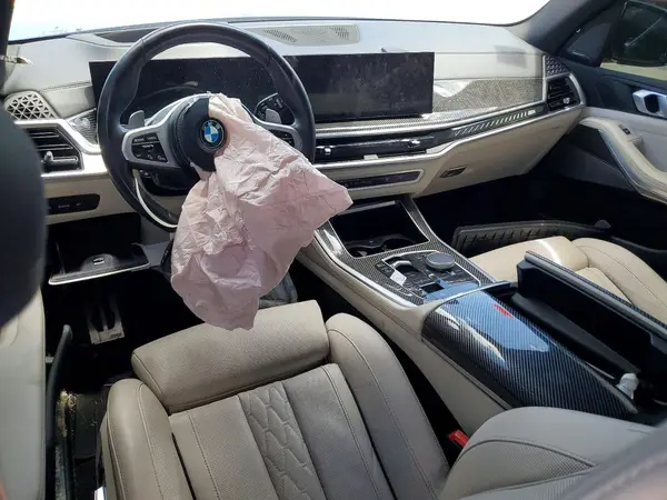 5UX33EU04R9S95624 2024 BMW X5 - Image 8