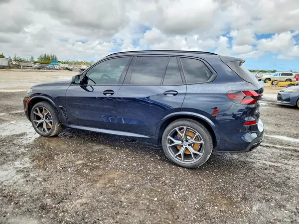 5UX33EU04S9Y07601 2025 BMW X5 - Image 2