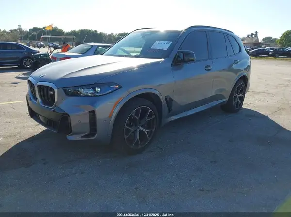 5UX33EU04T9113721 2026 BMW X5 - Image 2