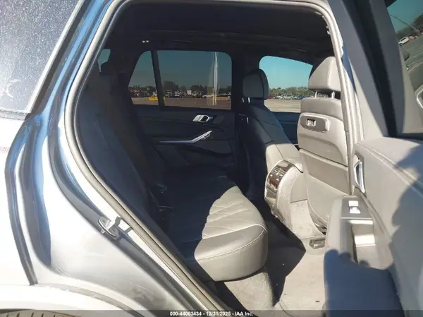 5UX33EU04T9113721 2026 BMW X5 - Image 8