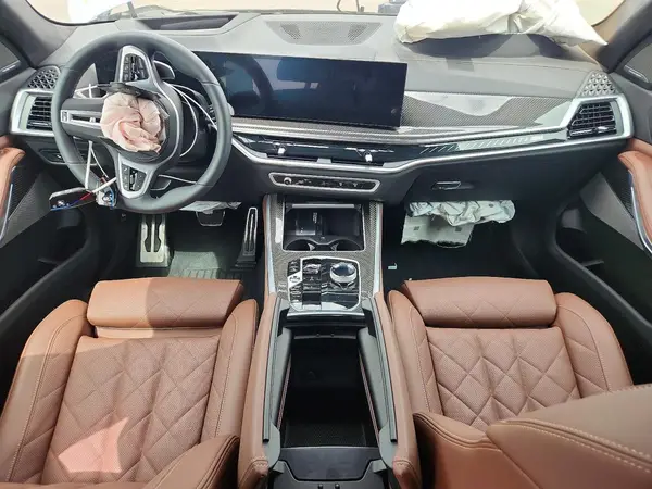 5UX33EU04T9383788 2026 BMW X5 - Image 8