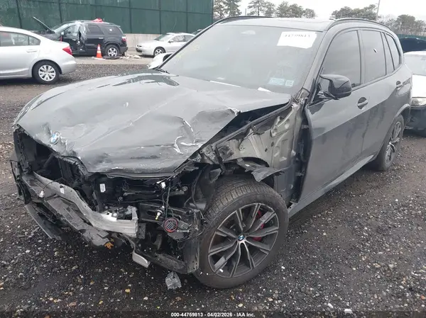 5UX33EU05R9S52457 2024 BMW X5 - Image 2