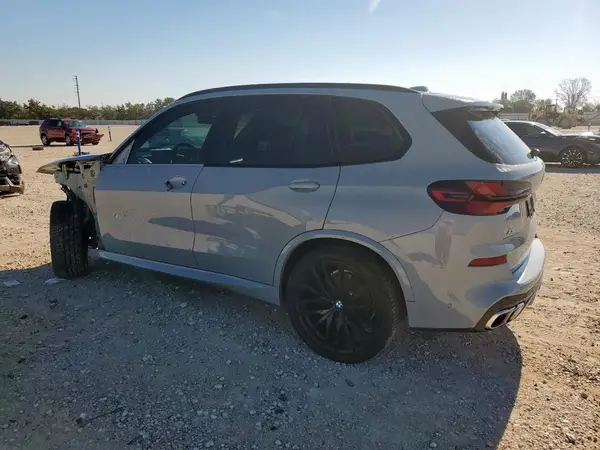 5UX33EU05R9T12513 2024 BMW X5 - Image 2