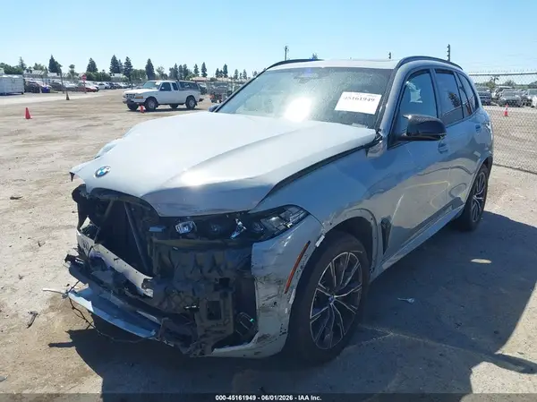5UX33EU05R9T83114 2024 BMW X5 - Image 2