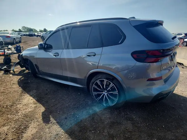 5UX33EU05T9106387 2026 BMW X5 - Image 2
