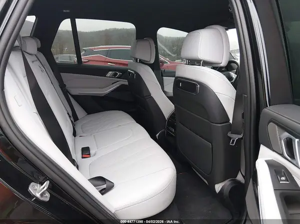 5UX33EU06S9W31070 2025 BMW X5 - Image 8
