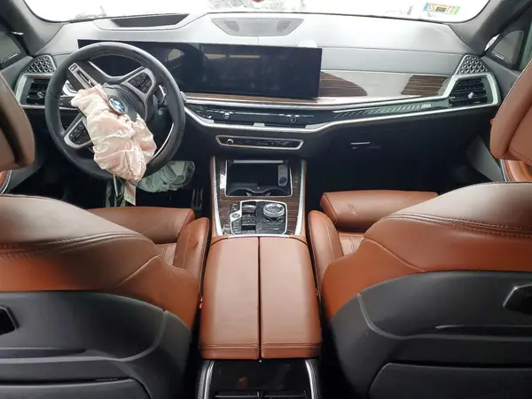 5UX33EU06S9W72816 2025 BMW X5 M - Image 8