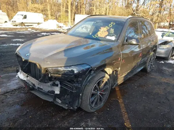 5UX33EU06S9X41990 2025 BMW X5 - Image 2