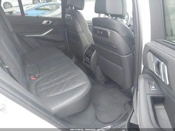 5UX33EU08S9X44003 2025 BMW X5 - Image 8