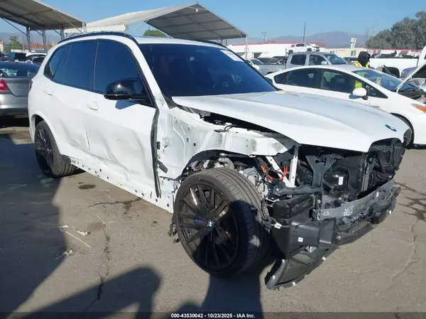 5UX33EU0XS9X55729 2025 BMW X5 - Image 1