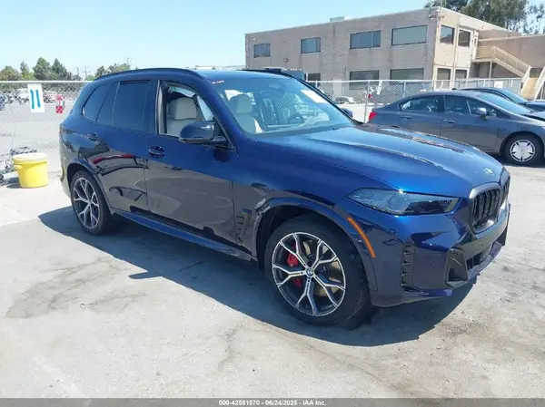 5UX33EU0XS9Z15978 2025 BMW X5 - Image 1