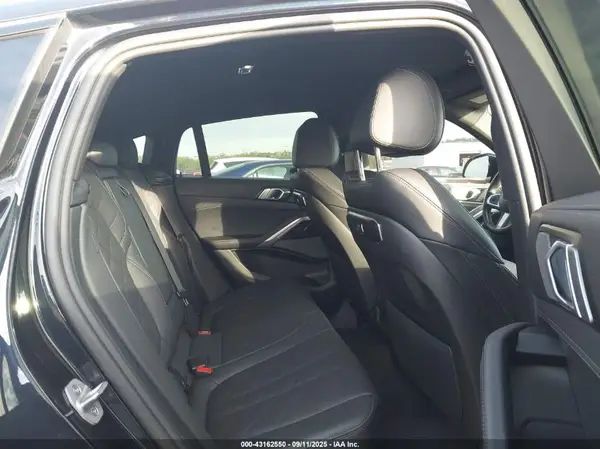 5UX33EX00R9T50307 2024 BMW X6 - Image 8
