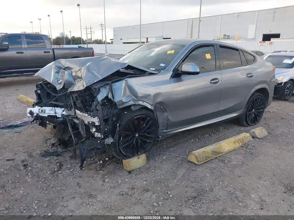 5UX33EX00R9U65151 2024 BMW X6 - Image 2