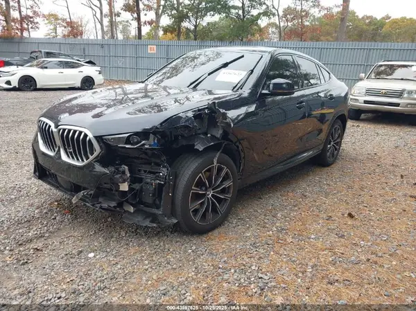 5UX33EX00R9V06829 2024 BMW X6 - Image 2